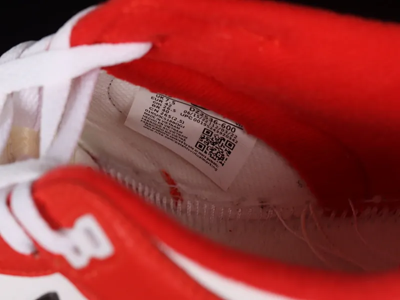 All categories Nk SB Dunk series Nk SB Dunk Low low-top sneakers Nk Dunk Low "Chicago Split" Chicago color matching SB low-top sports and leisure sneakers DZ2536-600